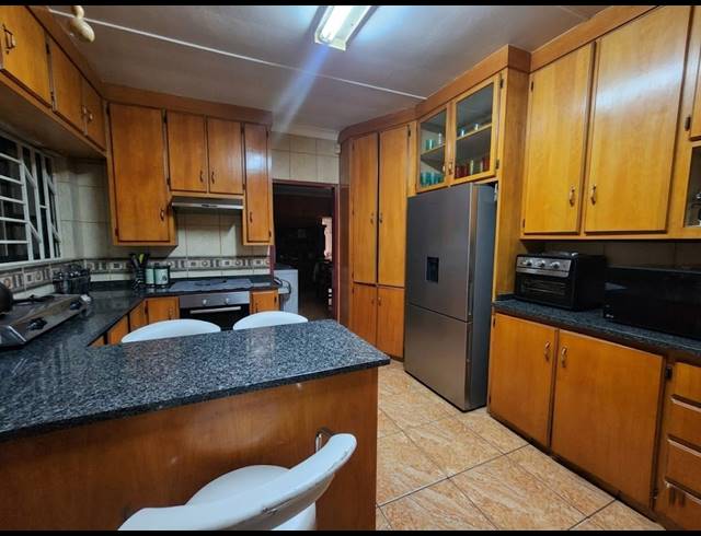4 BEDROOM HOUSE FOR SALE IN SONLAND PARK